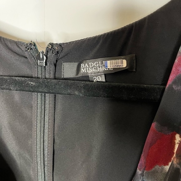 Badgley mischka pleated floral formal gown - Picture 4 of 8